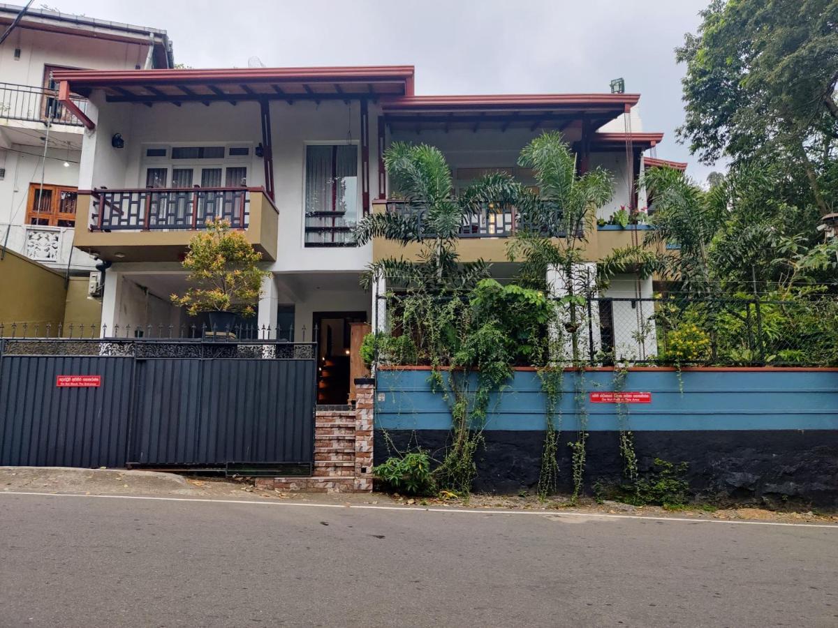Y&Y Residence Kandy Luaran gambar